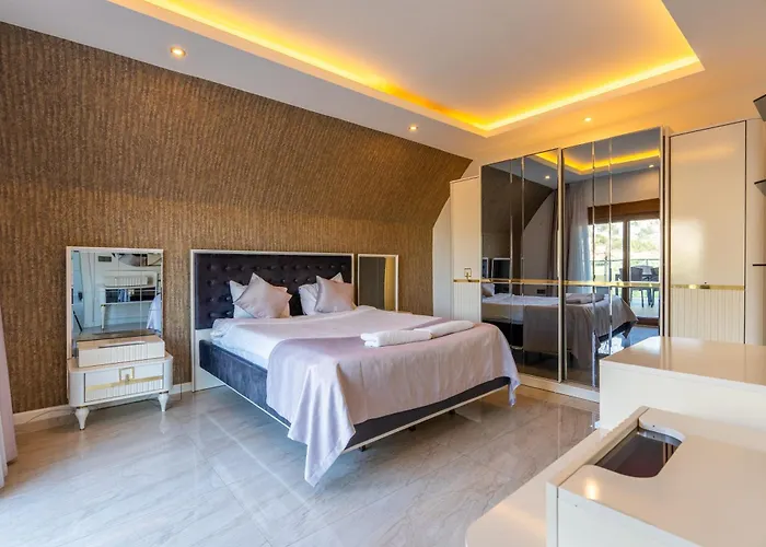 Luxury אלאניה